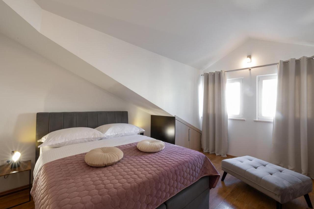 Apartment Penthouse J&a Vela Luka